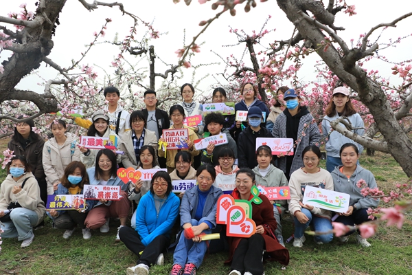 d0ea1e17d4454ccc953da50a6f62f2af.jpg 活动合影.jpg