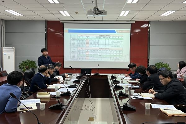 c9846aa98cfe40e68a51ce9165c61348.jpg 罗主任发言.jpg