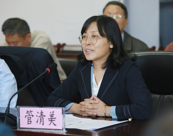 24d34c5881c748b49d4e94af6f7b5949.jpg 管清美现场主持.JPG