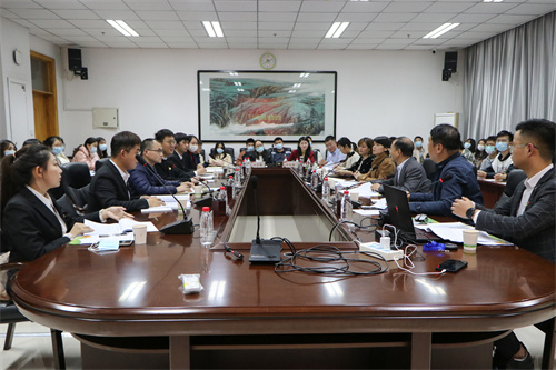 c5c500ea2ae3412cb4aeb97cf05d328a.jpg 会议现场.jpg